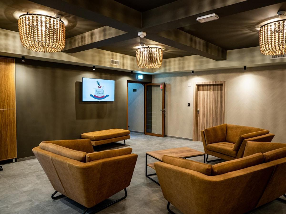 Villa & Gospoda Krakowska Kobiernice エクステリア 写真