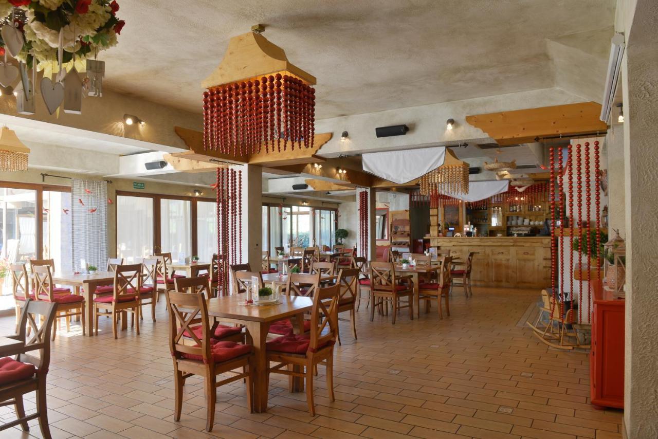 Villa & Gospoda Krakowska Kobiernice エクステリア 写真